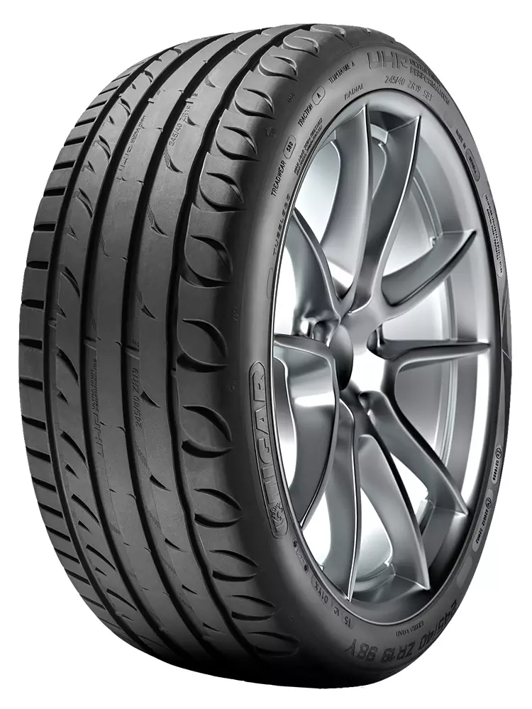 TIGAR Ultra High Performance 235/40 ZR19 96Y